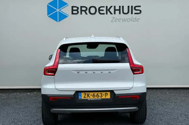 Volvo XC40 (2019) thumbnail 4