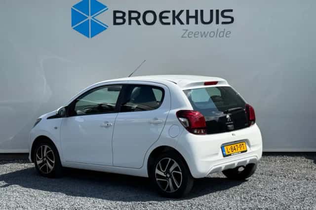 Peugeot 108 (2021) thumbnail 3