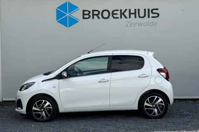 Peugeot 108 (2021) thumbnail 2