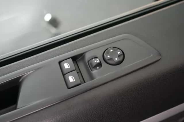 Opel Vivaro (2023) thumbnail 22