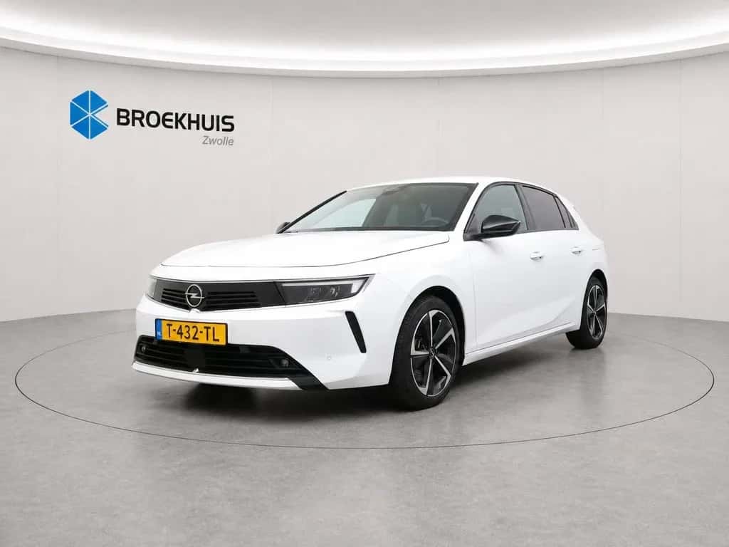 Opel Astra (2023) — foto 1
