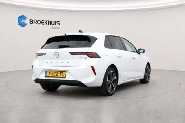 Opel Astra (2023) thumbnail 2