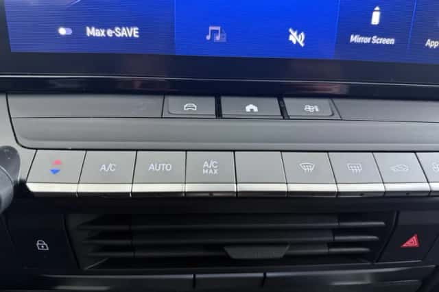 Opel Astra (2023) thumbnail 19