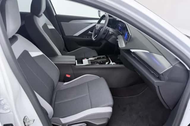 Opel Astra (2023) thumbnail 4