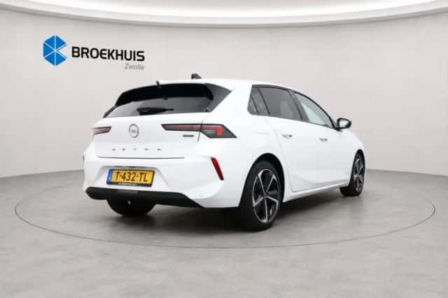 Opel Astra (2023) thumbnail 10