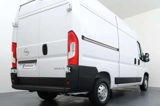 Opel Movano (2024) thumbnail 2