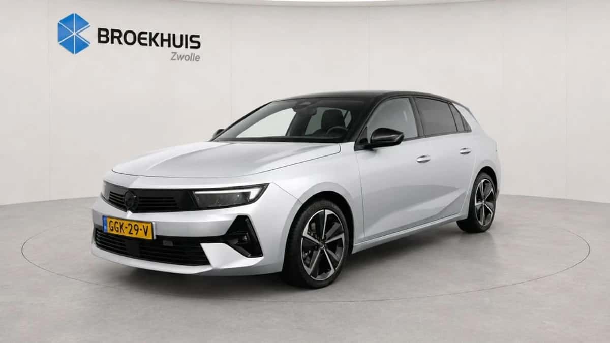 Opel Astra (2024) — foto 1
