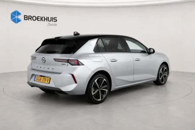 Opel Astra (2024) thumbnail 2
