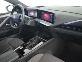 Opel Astra (2024) thumbnail 3