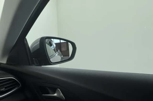 Opel Grandland X (2018) thumbnail 31