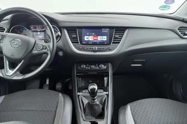 Opel Grandland X (2018) thumbnail 16