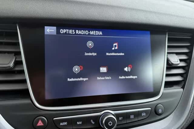 Opel Grandland X (2018) thumbnail 32