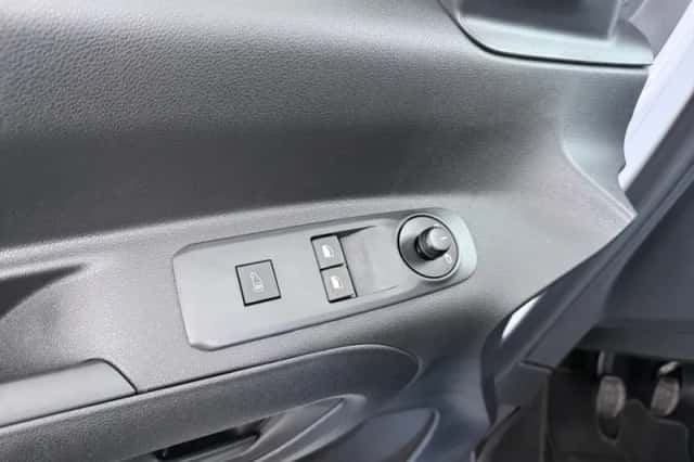 Opel Combo (2024) thumbnail 8