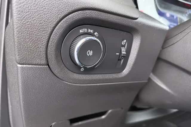 Opel Grandland X (2020) thumbnail 25