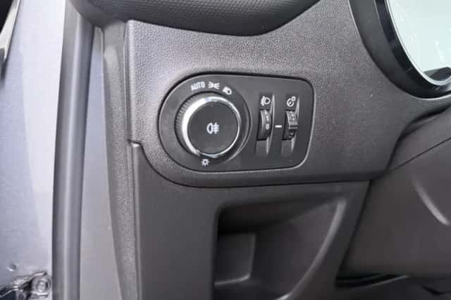 Opel Crossland (2021) thumbnail 25