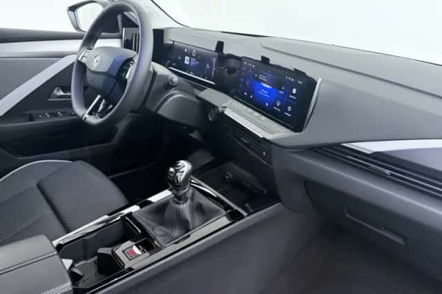 Opel Astra (2025) thumbnail 3