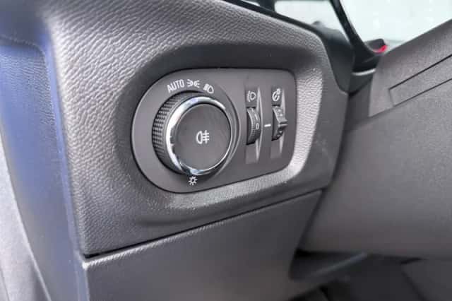 Opel Corsa (2023) thumbnail 24