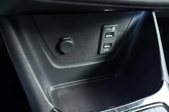 Opel Crossland X (2019) thumbnail 20