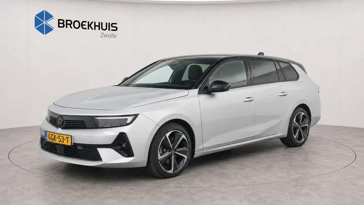 Opel Astra (2024) — foto 1