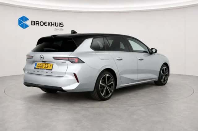Opel Astra (2024) thumbnail 2
