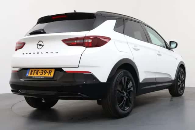 Opel Grandland (2023) thumbnail 2