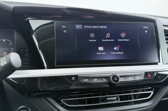 Opel Grandland (2023) thumbnail 17