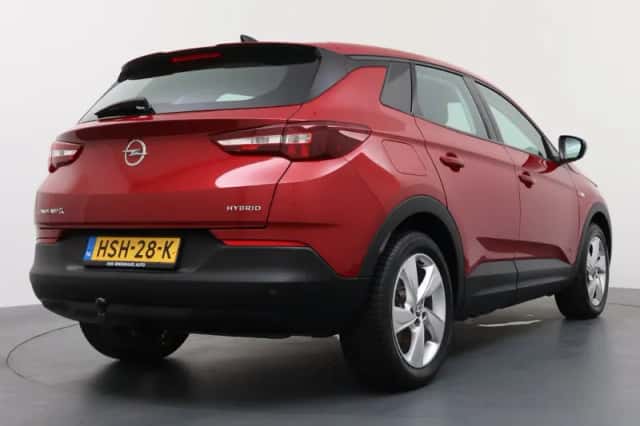 Opel Grandland X (2022) thumbnail 2