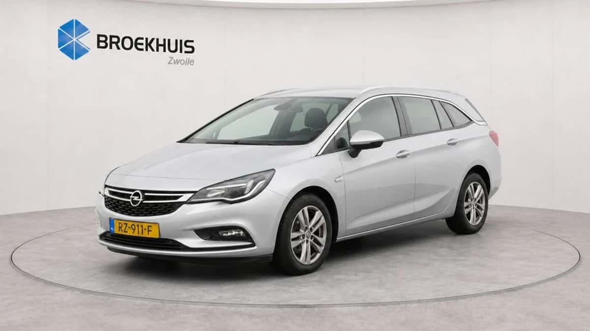 Opel Astra Sports Tourer (2018) — foto 1