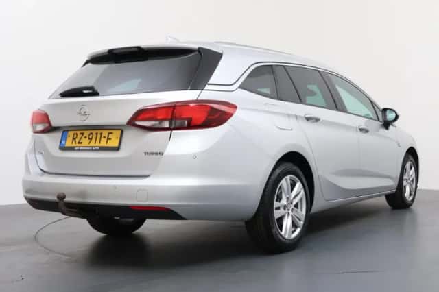 Opel Astra Sports Tourer (2018) thumbnail 2
