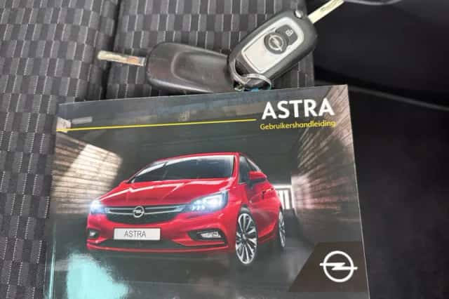 Opel Astra Sports Tourer (2018) thumbnail 36