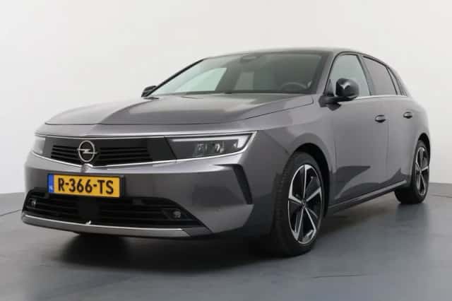 Opel Astra (2022) thumbnail 1
