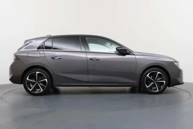 Opel Astra (2022) thumbnail 14