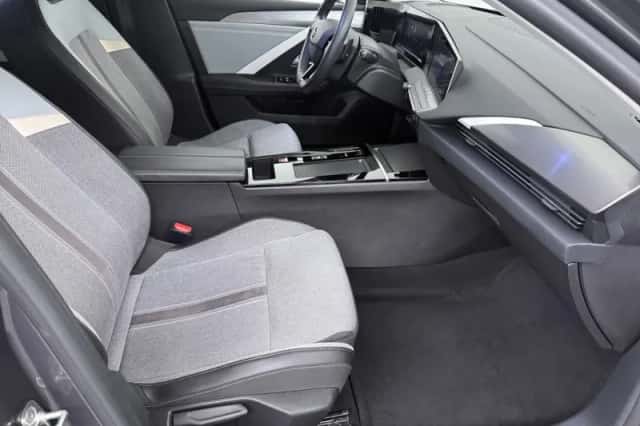 Opel Astra (2022) thumbnail 4