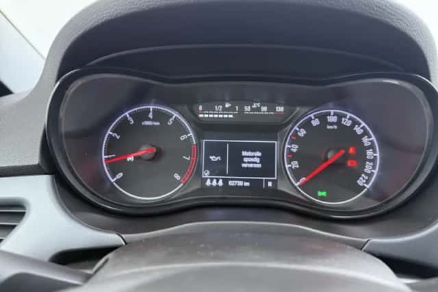 Opel Corsa (2016) thumbnail 18
