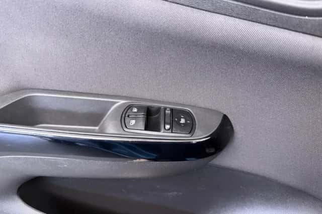 Opel Corsa (2016) thumbnail 26