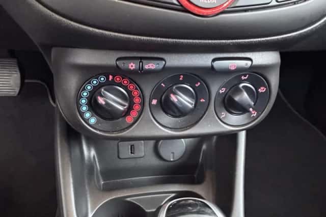 Opel Corsa (2016) thumbnail 31