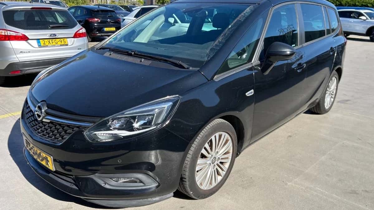 Opel Zafira (2017) — foto 1