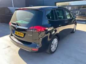 Opel Zafira (2017) thumbnail 3