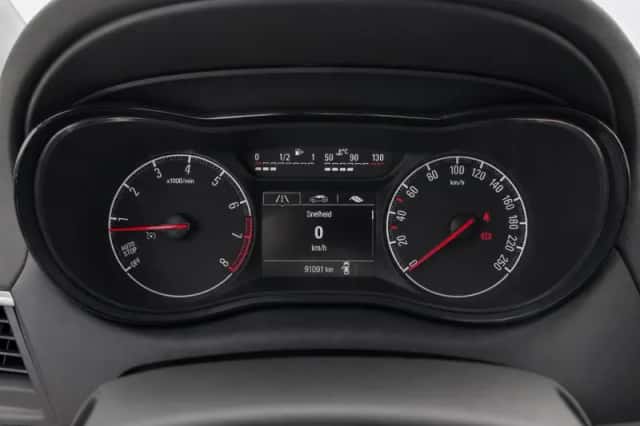 Opel Zafira (2017) thumbnail 7