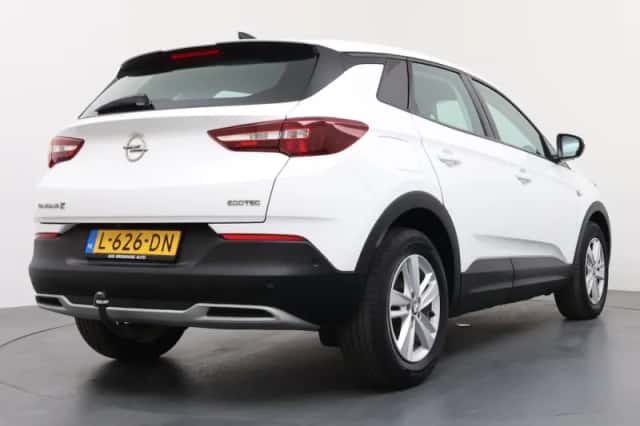 Opel Grandland X (2021) thumbnail 2