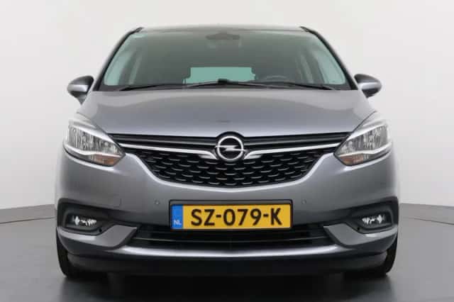 Opel Zafira (2018) thumbnail 2