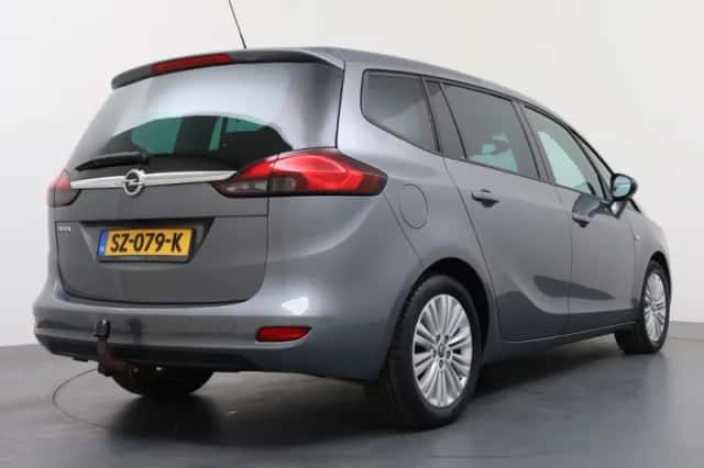 Opel Zafira (2018) thumbnail 3