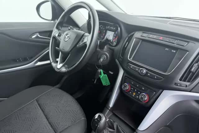Opel Zafira (2018) thumbnail 6