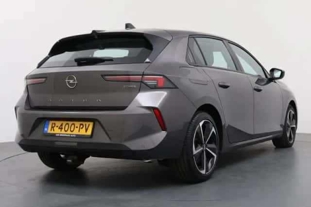 Opel Astra (2022) thumbnail 2