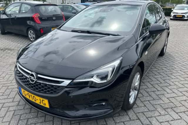 Opel Astra (2019) thumbnail 1