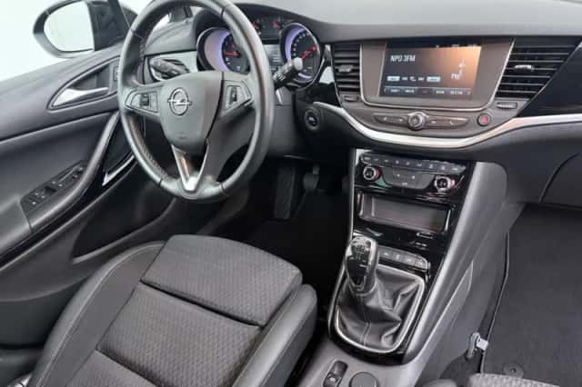 Opel Astra (2019) thumbnail 3