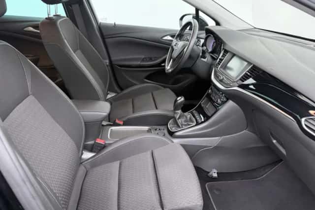 Opel Astra (2019) thumbnail 4