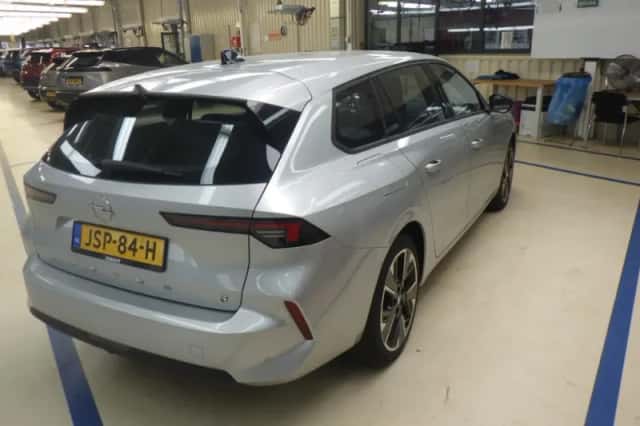 Opel Astra (2025) thumbnail 3