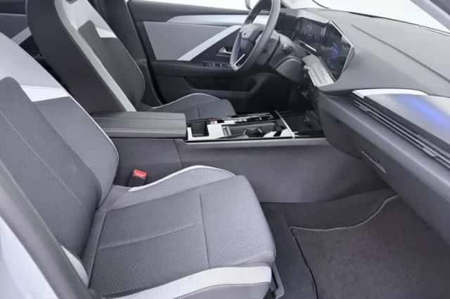 Opel Astra (2025) thumbnail 4