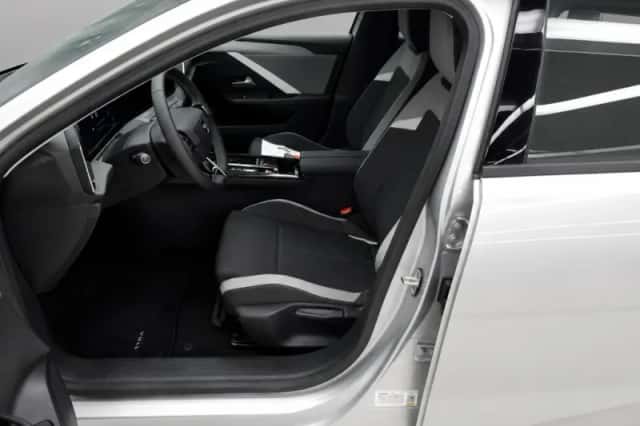Opel Astra (2025) thumbnail 5
